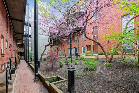 Tiny photo for 5400 S Hyde Park Boulevard #2C, Chicago, IL 60615 (MLS # 12515300)