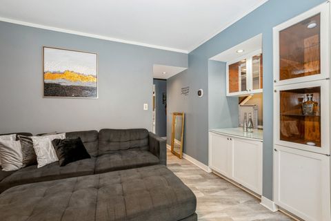 Tiny photo for 5400 S Hyde Park Boulevard #2C, Chicago, IL 60615 (MLS # 12515300)