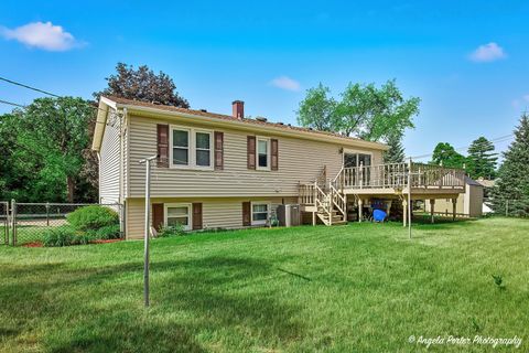 Tiny photo for 2208 Algonquin Road, Fox River Grove, IL 60021 (MLS # 12656210)