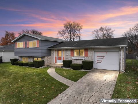 2407 N Champlain Street Arlington Heights IL 60004