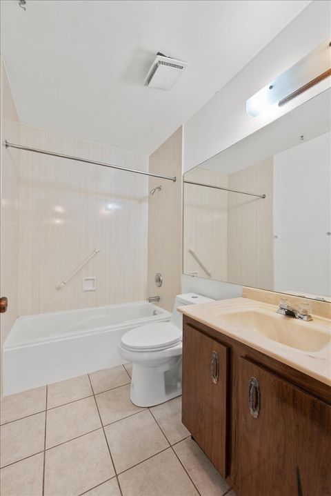 Tiny photo for 2 Oakmont Court, Streamwood, IL 60107 (MLS # 12513101)