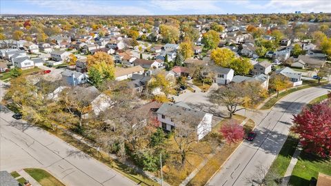 Tiny photo for 2 Oakmont Court, Streamwood, IL 60107 (MLS # 12513101)