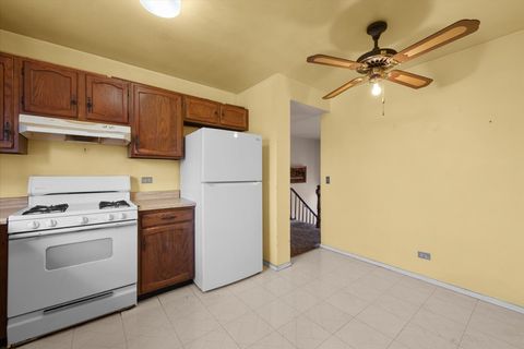 Tiny photo for 2 Oakmont Court, Streamwood, IL 60107 (MLS # 12513101)