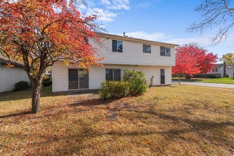 Tiny photo for 2 Oakmont Court, Streamwood, IL 60107 (MLS # 12513101)