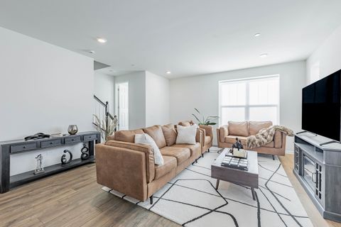 Tiny photo for 1050 E Oakton Street, Des Plaines, IL 60018 (MLS # 12507916)