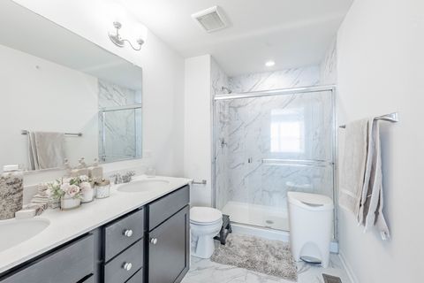 Tiny photo for 1050 E Oakton Street, Des Plaines, IL 60018 (MLS # 12507916)