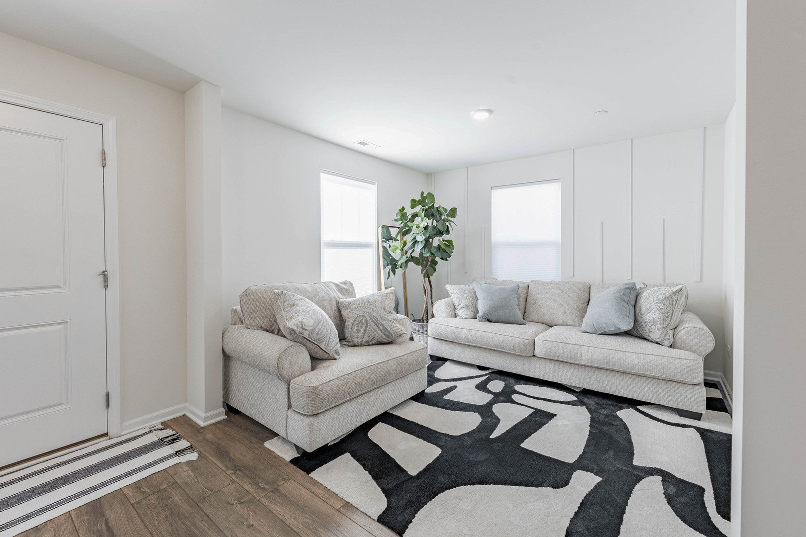 1050 E Oakton Street