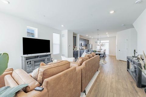 Tiny photo for 1050 E Oakton Street, Des Plaines, IL 60018 (MLS # 12507916)