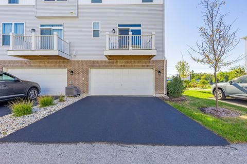 Tiny photo for 1050 E Oakton Street, Des Plaines, IL 60018 (MLS # 12507916)