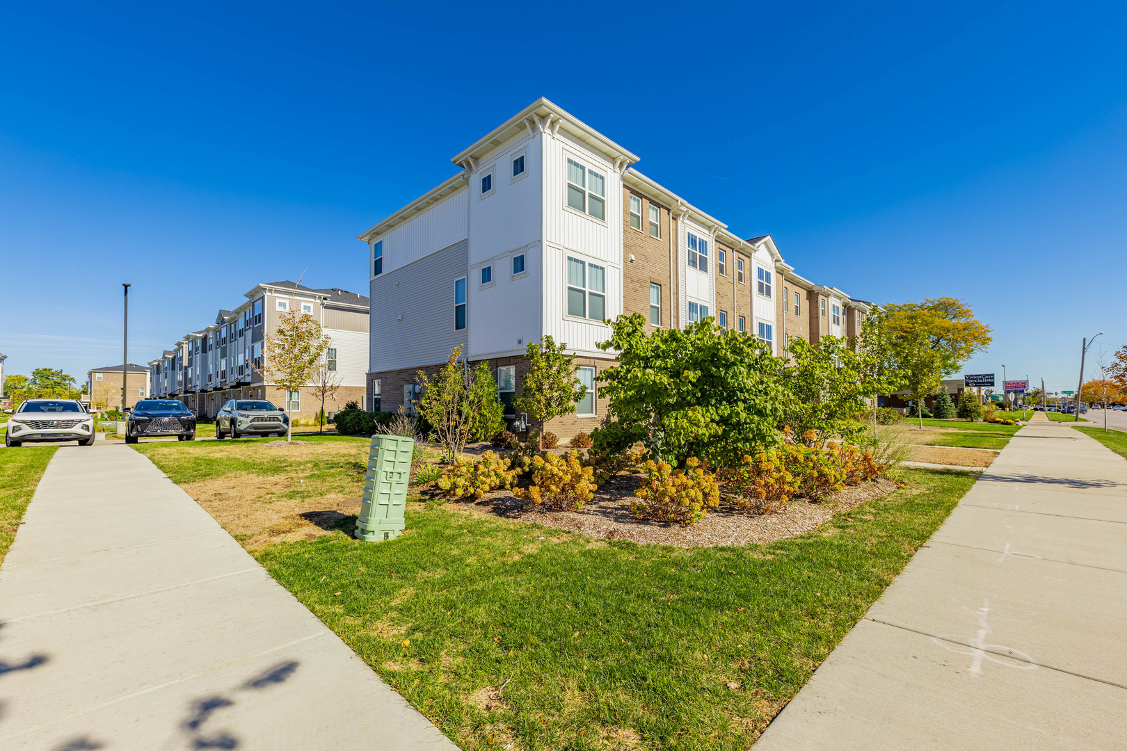 1050 E Oakton Street