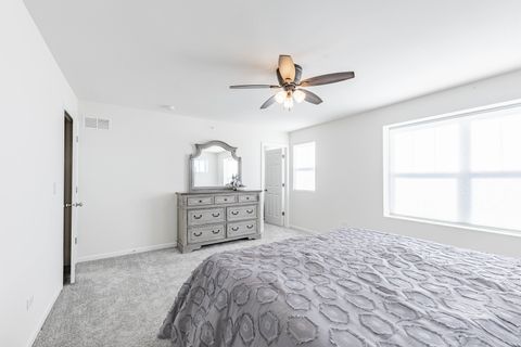 Tiny photo for 1050 E Oakton Street, Des Plaines, IL 60018 (MLS # 12507916)