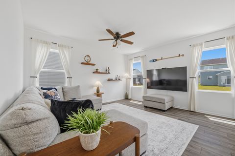 Tiny photo for 1313 Marston Street, South Elgin, IL 60177 (MLS # 12684519)