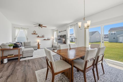 Tiny photo for 1313 Marston Street, South Elgin, IL 60177 (MLS # 12684519)