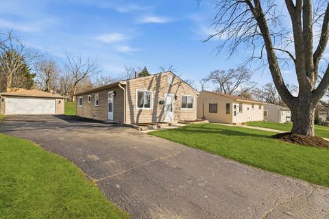 Photo of 1543 Highland Avenue, Glendale Heights, IL 60139 (MLS # 12612813)