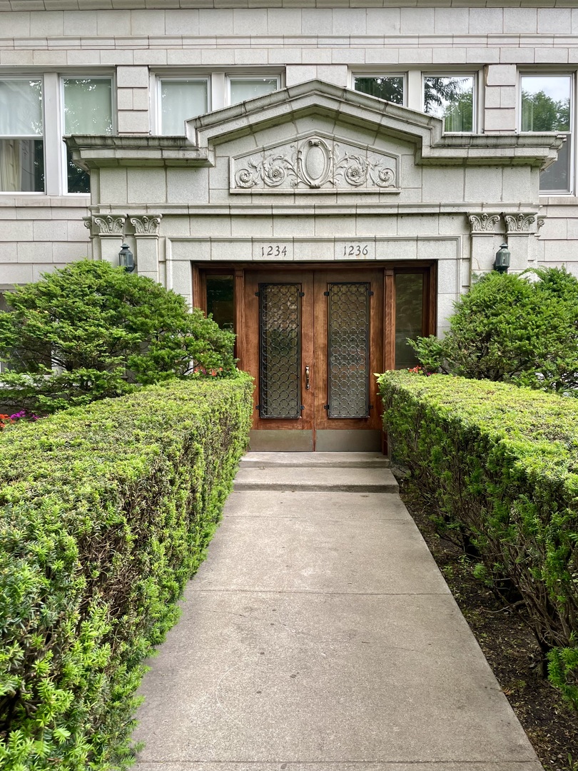 1234 E Madison Park Avenue 3W