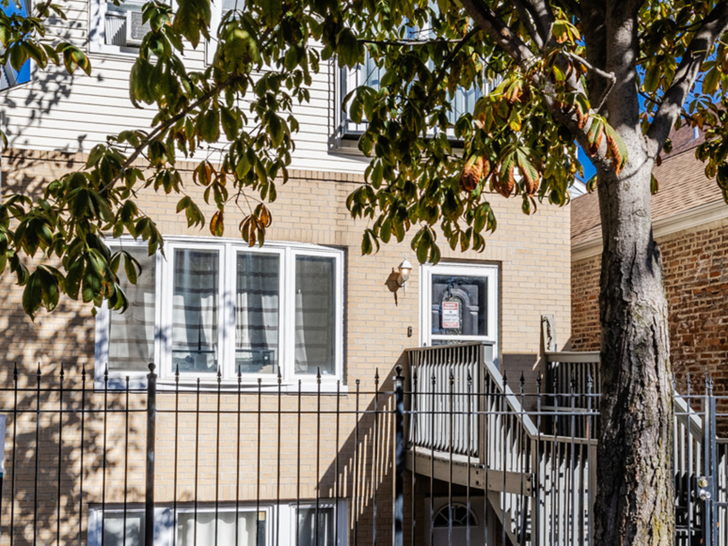 2238 W 18th Place