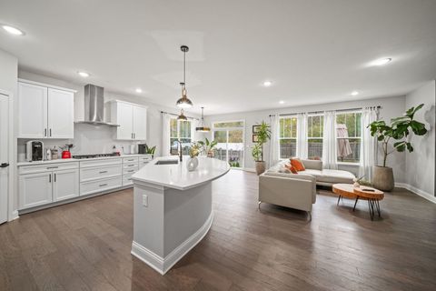 Tiny photo for 265 South Pointe Avenue, South Elgin, IL 60177 (MLS # 12511132)