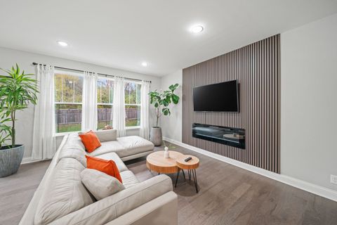 Tiny photo for 265 South Pointe Avenue, South Elgin, IL 60177 (MLS # 12511132)