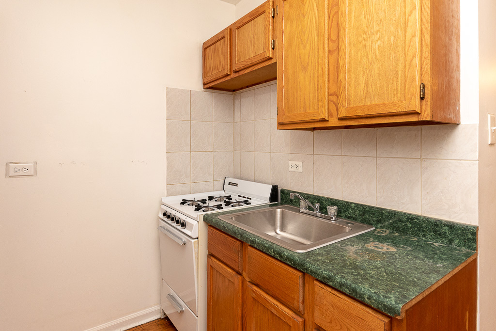 3261 W Wrightwood Avenue 1M