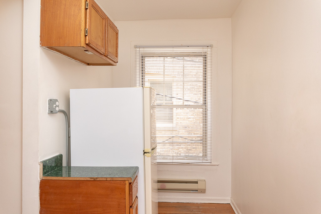 3261 W Wrightwood Avenue 1M