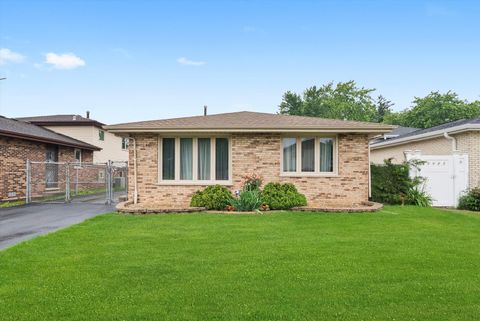 Tiny photo for 7542 Mason Avenue, Burbank, IL 60459 (MLS # 12447593)