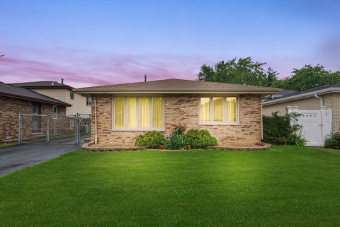 Tiny photo for 7542 Mason Avenue, Burbank, IL 60459 (MLS # 12447593)