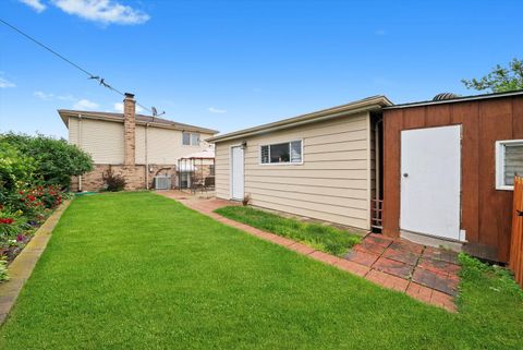Tiny photo for 7542 Mason Avenue, Burbank, IL 60459 (MLS # 12447593)