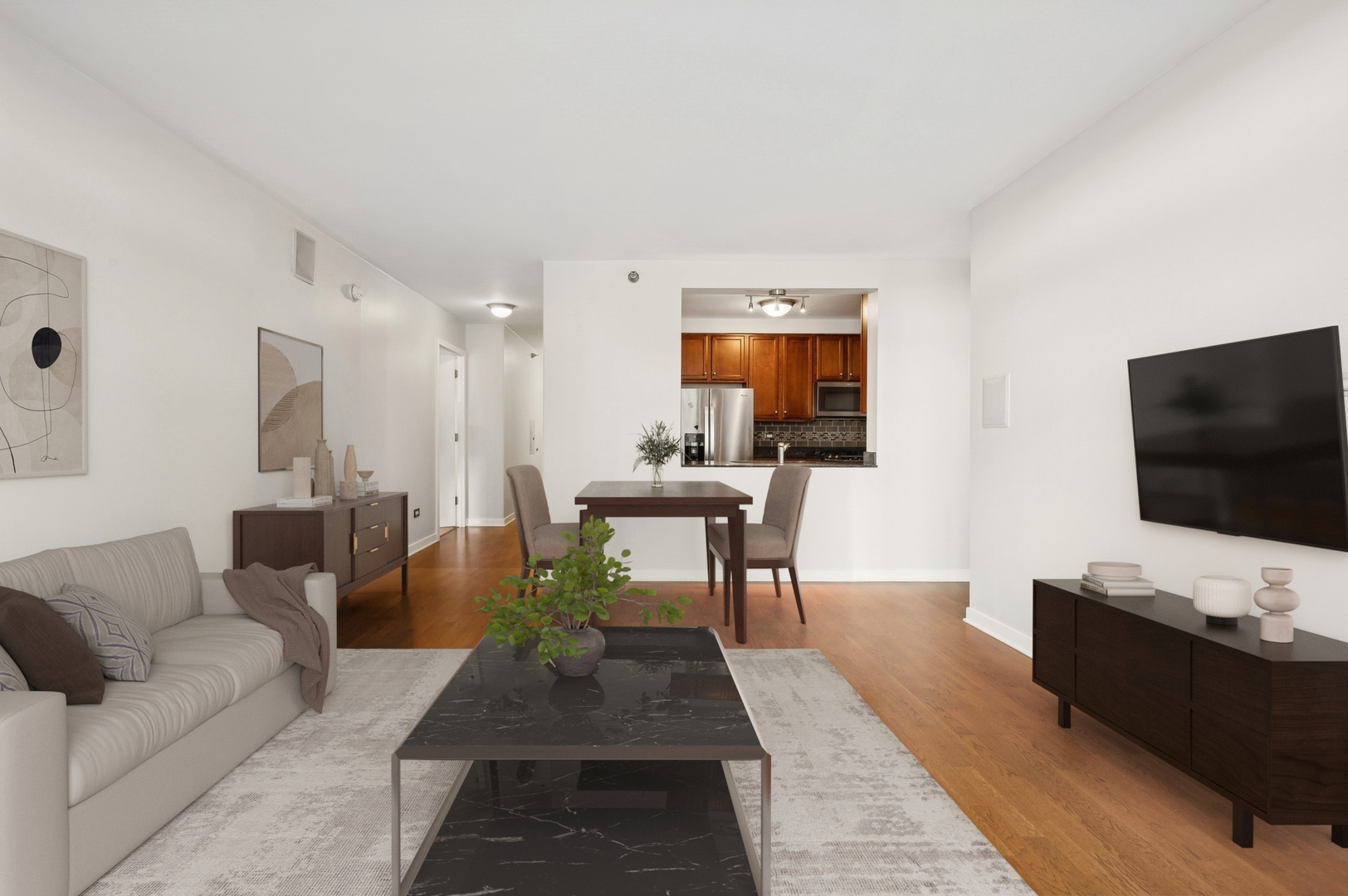 Chicago, Illinois 60605, United States, 2 Bedrooms Bedrooms, ,2 BathroomsBathrooms,Residential,Active,204047