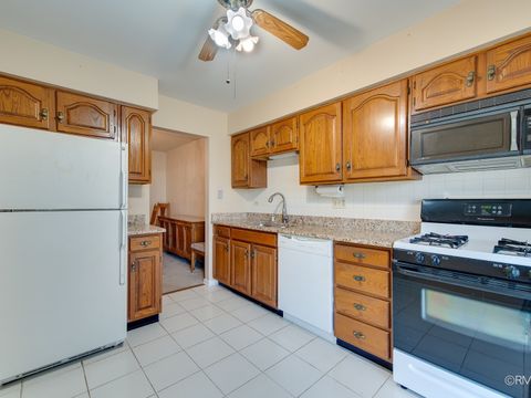 Tiny photo for 715 Elizabeth Drive #24, Wood Dale, IL 60191 (MLS # 12600576)