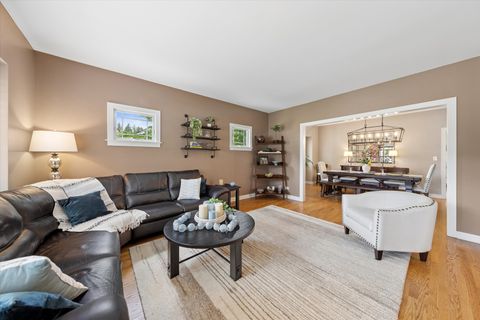 Tiny photo for 198 N Glenview Avenue, Elmhurst, IL 60126 (MLS # 12680368)