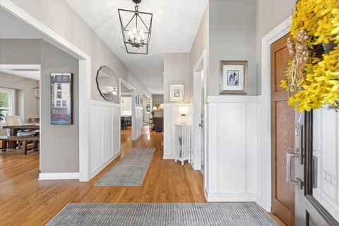 Tiny photo for 198 N Glenview Avenue, Elmhurst, IL 60126 (MLS # 12680368)