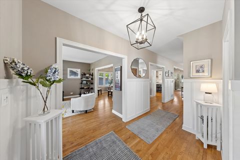Tiny photo for 198 N Glenview Avenue, Elmhurst, IL 60126 (MLS # 12680368)