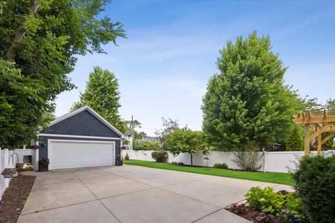 Tiny photo for 198 N Glenview Avenue, Elmhurst, IL 60126 (MLS # 12680368)