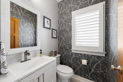 Tiny photo for 198 N Glenview Avenue, Elmhurst, IL 60126 (MLS # 12680368)