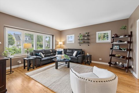 Tiny photo for 198 N Glenview Avenue, Elmhurst, IL 60126 (MLS # 12680368)
