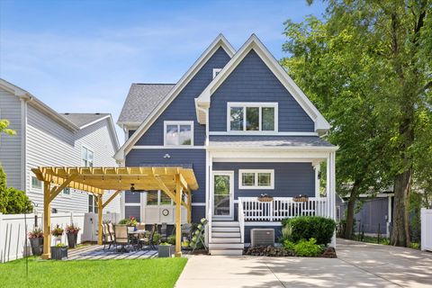 Tiny photo for 198 N Glenview Avenue, Elmhurst, IL 60126 (MLS # 12680368)