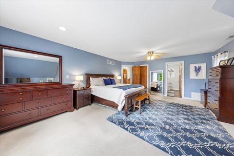 Tiny photo for 198 N Glenview Avenue, Elmhurst, IL 60126 (MLS # 12680368)