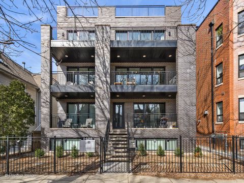 2422 W Lyndale Street 2 Chicago IL 60647