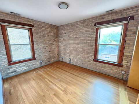 Tiny photo for 136 Clyde Avenue #2S, Evanston, IL 60202 (MLS # 12487396)