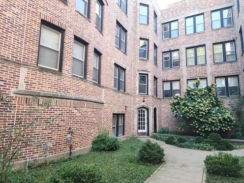 Tiny photo for 136 Clyde Avenue #2S, Evanston, IL 60202 (MLS # 12487396)