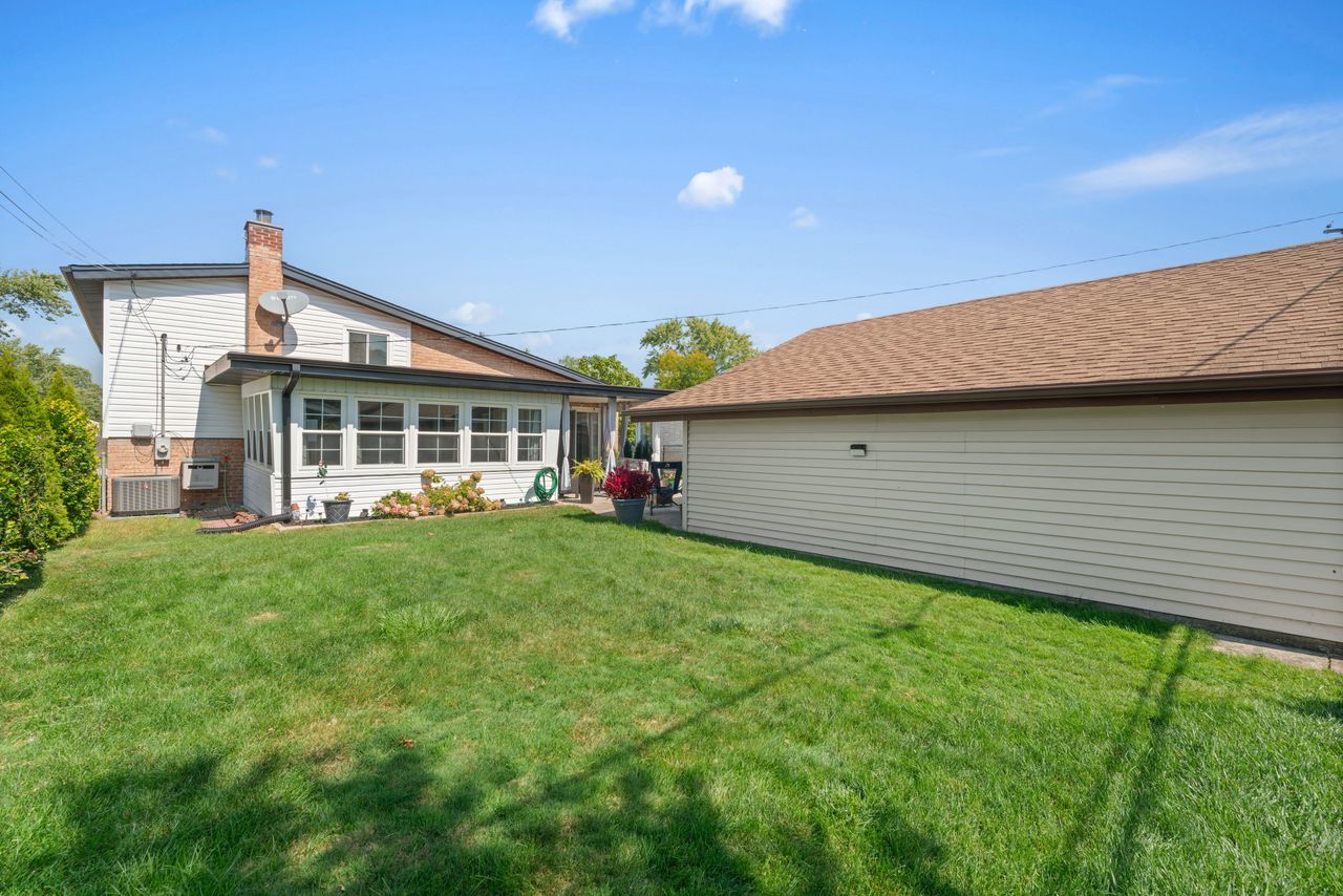 8517 W Madison Drive