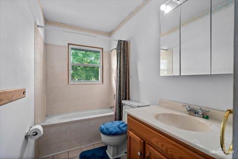 Tiny photo for 910 Southbridge Drive, Aurora, IL 60506 (MLS # 12529686)