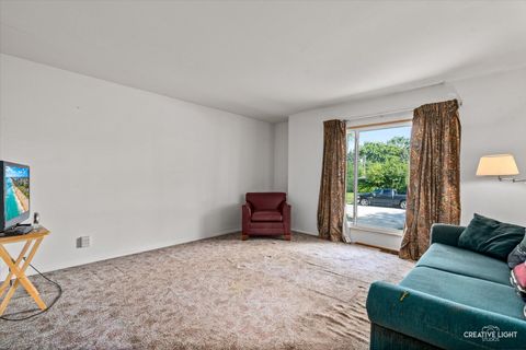 Tiny photo for 910 Southbridge Drive, Aurora, IL 60506 (MLS # 12529686)