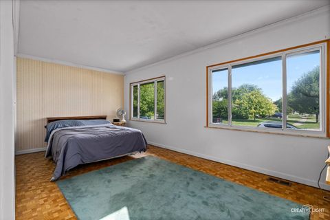 Tiny photo for 910 Southbridge Drive, Aurora, IL 60506 (MLS # 12529686)