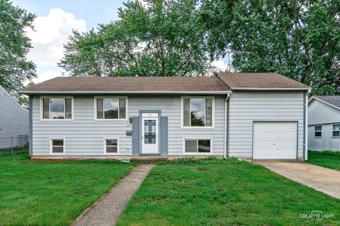 Photo of 910 Southbridge Drive, Aurora, IL 60506 (MLS # 12529686)