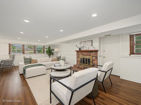 Tiny photo for 800 Marston Avenue NE, Glen Ellyn, IL 60137 (MLS # 12752816)