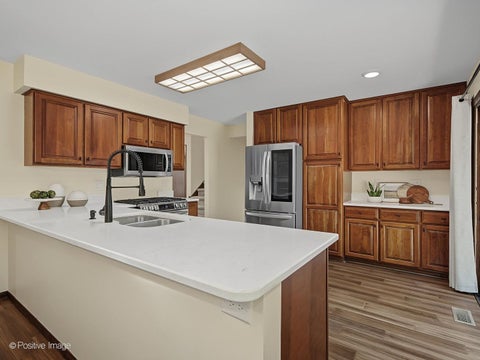 Tiny photo for 800 Marston Avenue NE, Glen Ellyn, IL 60137 (MLS # 12752816)