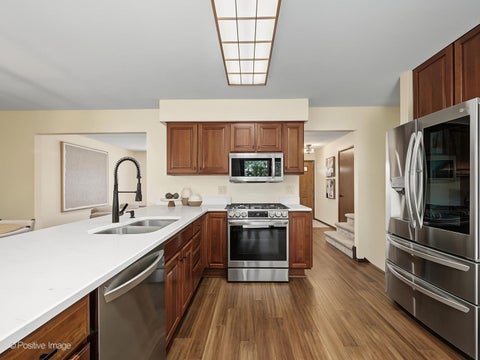 Tiny photo for 800 Marston Avenue NE, Glen Ellyn, IL 60137 (MLS # 12752816)