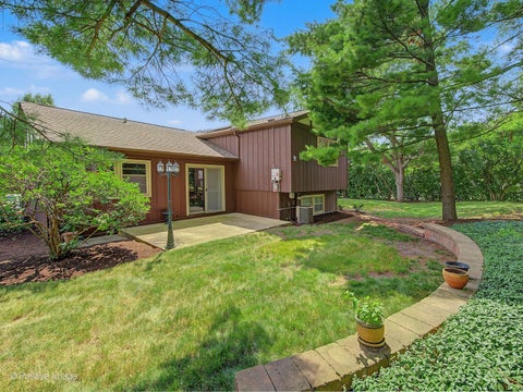 Tiny photo for 800 Marston Avenue NE, Glen Ellyn, IL 60137 (MLS # 12752816)