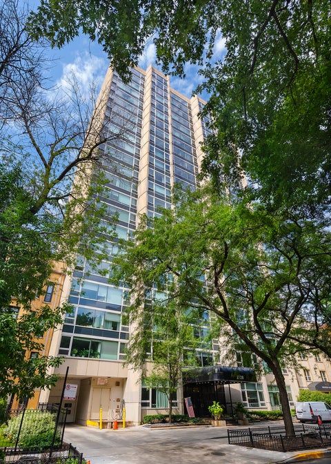Photo of 2728 N Hampden Court #203, Chicago, IL 60614 (MLS # 12778238)